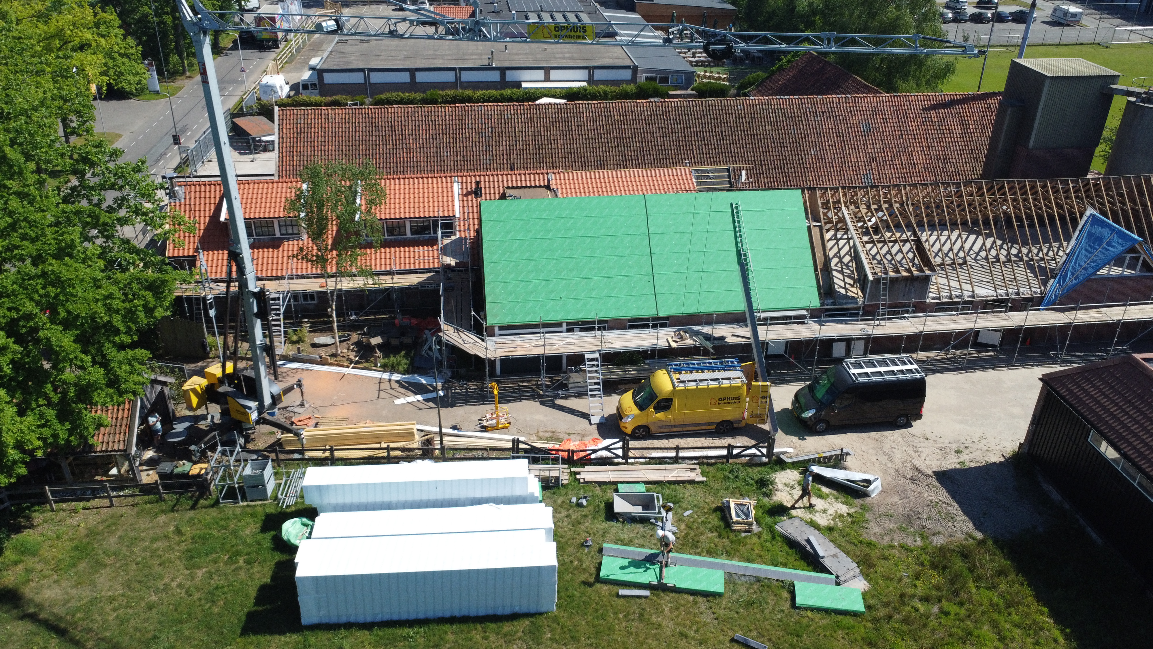 Restauratie en verduurzaming hellend dak en dakkapellen Weerselo fase 1 foto